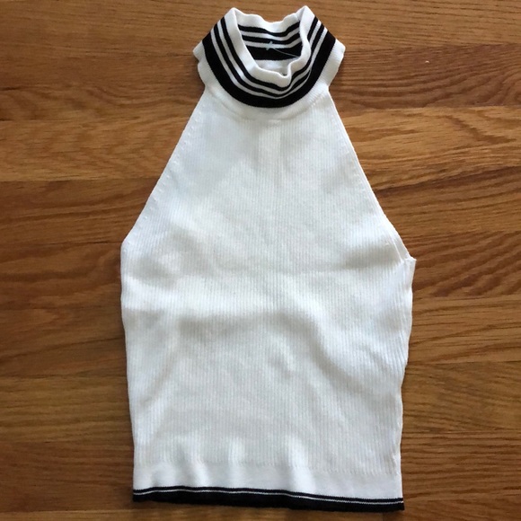 URBAN OUTFITTERS CROPPED TANK - Picture 1 of 4